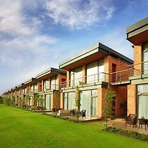 Курортный комплекс Taj Damdama & Spa, Gurugram, Гургаон
